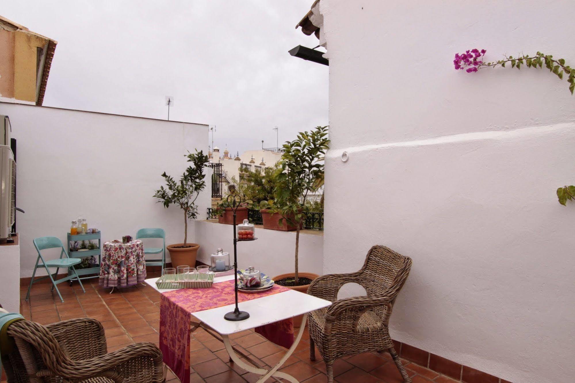 Apartamentos Plaza Pilatos إشبيلية المظهر الخارجي الصورة